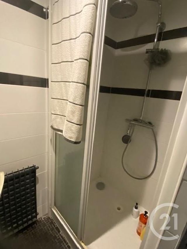 Appartement F1 &agrave; louer - 1 pi&egrave;ce - 13,40 m2 - Neuilly Sur Seine - 92 - ILE-DE-FRANCE