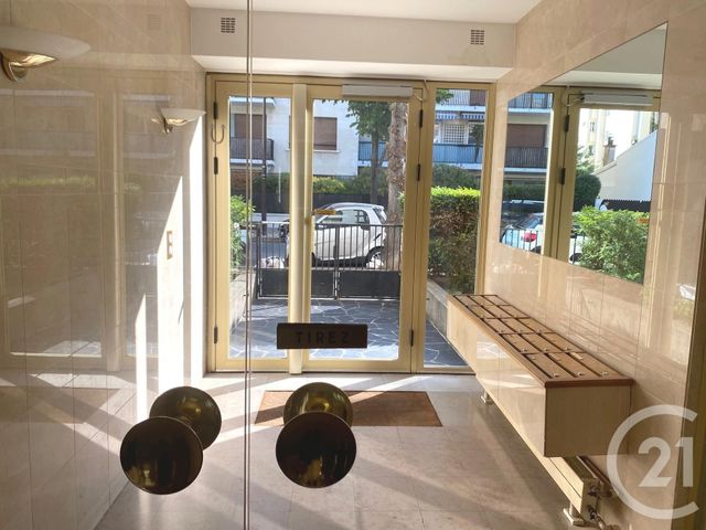 Appartement Chambre &agrave; vendre - 1 pi&egrave;ce - 10 m2 - Neuilly Sur Seine - 92 - ILE-DE-FRANCE