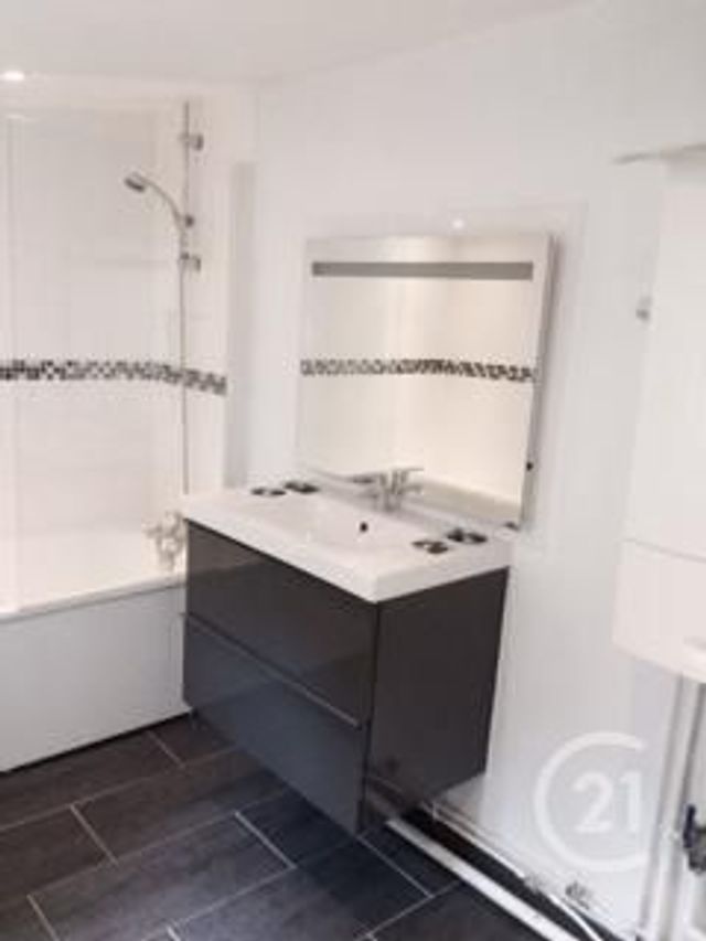 Appartement F3 &agrave; louer - 3 pi&egrave;ces - 66,27 m2 - St Mande - 94 - ILE-DE-FRANCE