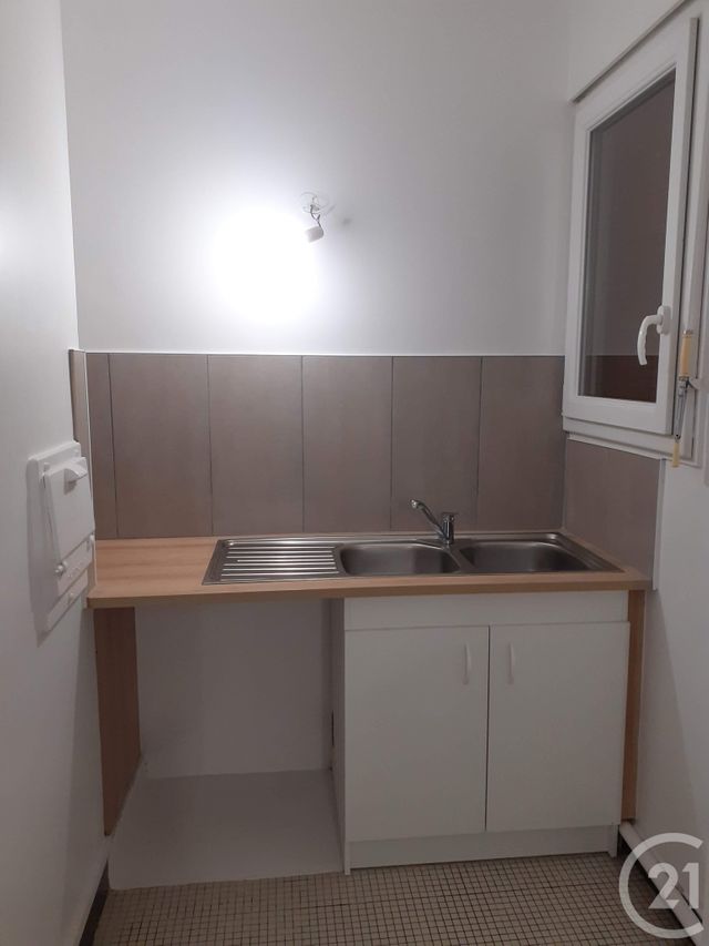 Appartement Studio &agrave; louer - 1 pi&egrave;ce - 27,02 m2 - St Mande - 94 - ILE-DE-FRANCE