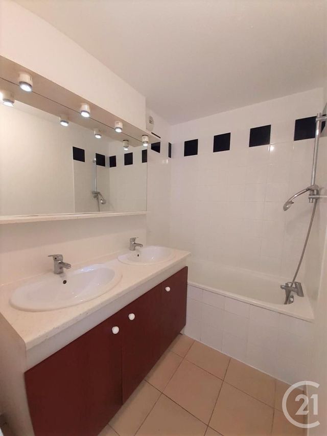 Appartement T3 &agrave; louer - 3 pi&egrave;ces - 60,65 m2 - Bordeaux - 33 - AQUITAINE