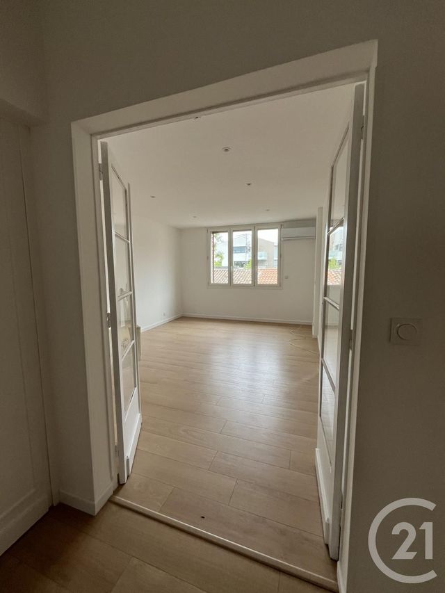 Appartement T3 &agrave; louer - 3 pi&egrave;ces - 74,39 m2 - Bordeaux - 33 - AQUITAINE