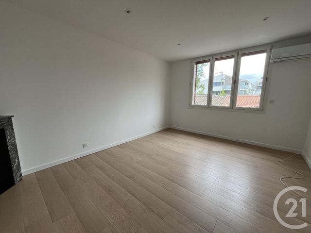 Appartement T3 &agrave; louer - 3 pi&egrave;ces - 74,39 m2 - Bordeaux - 33 - AQUITAINE