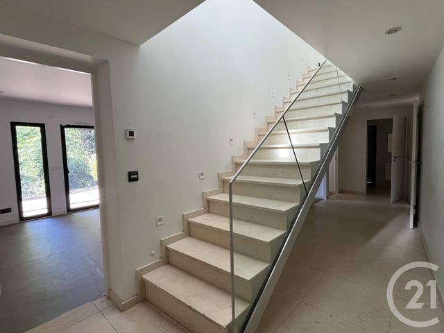 Maison &agrave; louer - 5 pi&egrave;ces - 151,70 m2 - Latresne - 33 - AQUITAINE