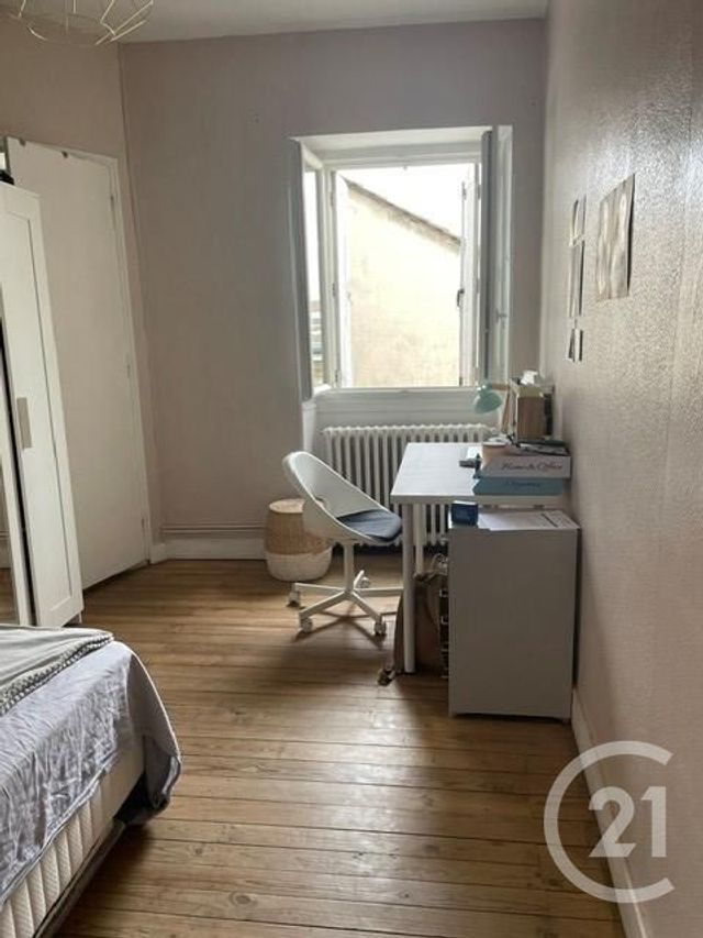 Appartement T2 &agrave; louer - 2 pi&egrave;ces - 39,25 m2 - Bordeaux - 33 - AQUITAINE