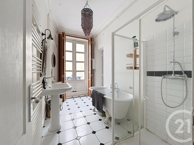 Appartement T3 &agrave; louer - 3 pi&egrave;ces - 89,13 m2 - Bordeaux - 33 - AQUITAINE