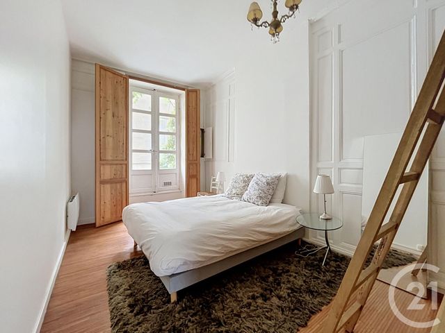 Appartement T3 &agrave; louer - 3 pi&egrave;ces - 89,13 m2 - Bordeaux - 33 - AQUITAINE