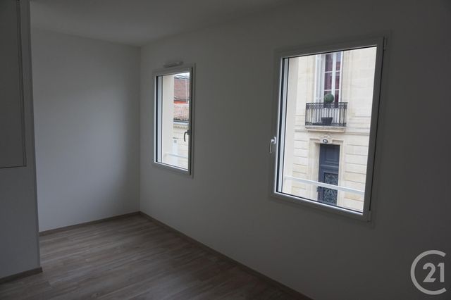 Maison &agrave; louer - 5 pi&egrave;ces - 88,41 m2 - Bordeaux - 33 - AQUITAINE