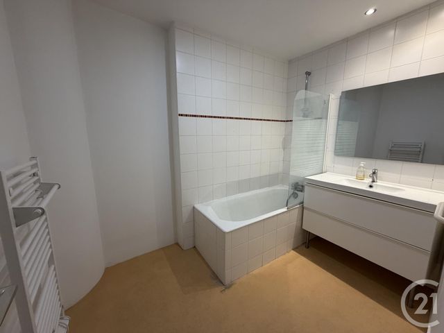Appartement T3 &agrave; louer - 3 pi&egrave;ces - 74,82 m2 - Bordeaux - 33 - AQUITAINE