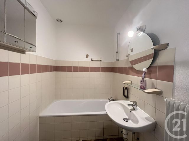 Appartement Duplex &agrave; louer - 3 pi&egrave;ces - 63 m2 - Dole - 39 - FRANCHE-COMTE