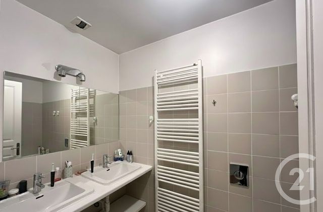 Appartement F4 &agrave; louer - 4 pi&egrave;ces - 104,10 m2 - Dole - 39 - FRANCHE-COMTE