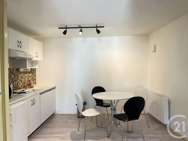 Appartement Studio &agrave; louer - 1 pi&egrave;ce - 22,36 m2 - Dole - 39 - FRANCHE-COMTE