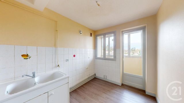 Appartement F5 &agrave; louer - 5 pi&egrave;ces - 83,63 m2 - Dole - 39 - FRANCHE-COMTE