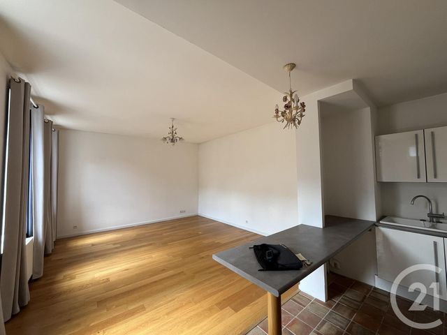 Appartement F2 &agrave; louer - 2 pi&egrave;ces - 60,25 m2 - Dole - 39 - FRANCHE-COMTE