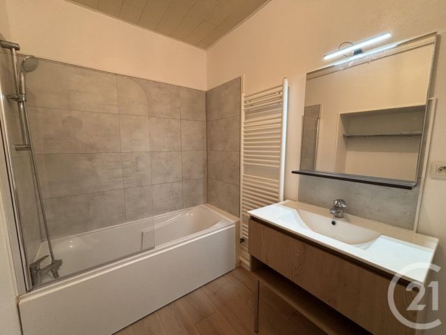 Appartement &agrave; louer - 2 pi&egrave;ces - 35,45 m2 - Dole - 39 - FRANCHE-COMTE