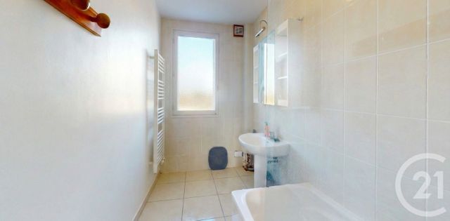 Appartement F3 &agrave; louer - 3 pi&egrave;ces - 64,32 m2 - Dole - 39 - FRANCHE-COMTE