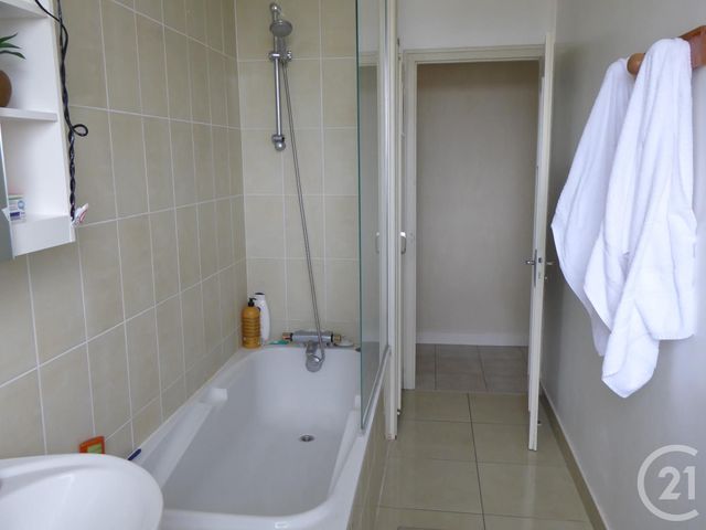 Appartement F3 &agrave; louer - 3 pi&egrave;ces - 64,32 m2 - Dole - 39 - FRANCHE-COMTE