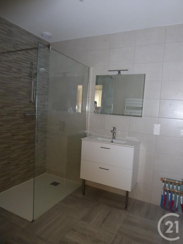 Maison &agrave; louer - 5 pi&egrave;ces - 90,01 m2 - Dole - 39 - FRANCHE-COMTE