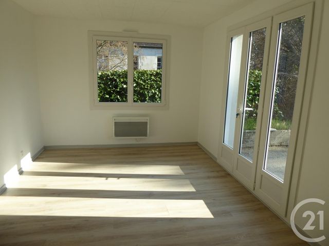 Appartement F5 &agrave; louer - 5 pi&egrave;ces - 118,51 m2 - Mont Sous Vaudrey - 39 - FRANCHE-COMTE