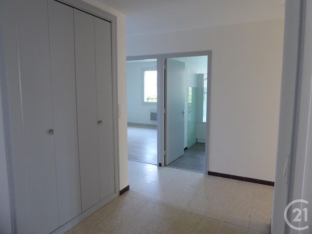 Appartement F5 &agrave; louer - 5 pi&egrave;ces - 118,51 m2 - Mont Sous Vaudrey - 39 - FRANCHE-COMTE