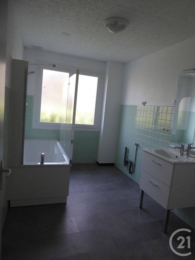 Appartement F5 &agrave; louer - 5 pi&egrave;ces - 118,51 m2 - Mont Sous Vaudrey - 39 - FRANCHE-COMTE