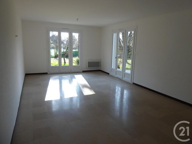 Appartement F5 &agrave; louer - 5 pi&egrave;ces - 118,51 m2 - Mont Sous Vaudrey - 39 - FRANCHE-COMTE