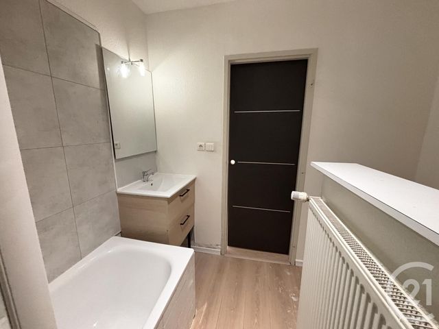 Appartement &agrave; louer - 2 pi&egrave;ces - 27,75 m2 - Dole - 39 - FRANCHE-COMTE