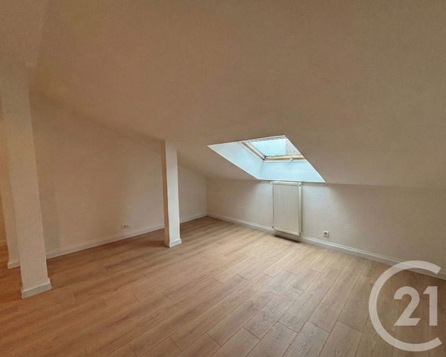 Appartement &agrave; louer - 2 pi&egrave;ces - 27,75 m2 - Dole - 39 - FRANCHE-COMTE
