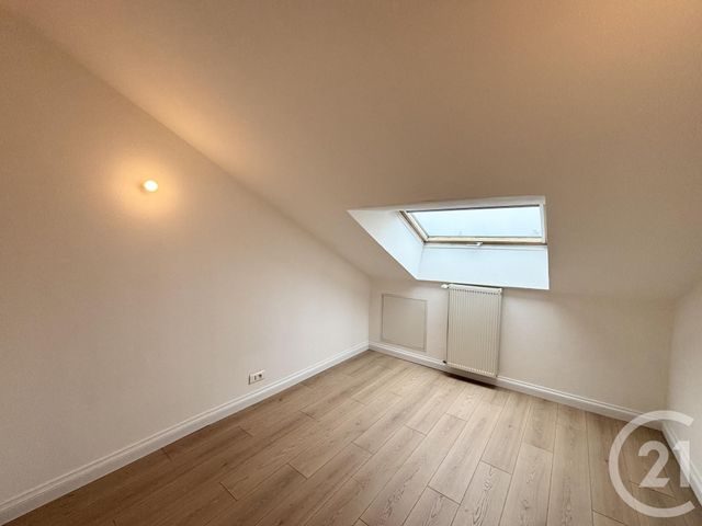 Appartement &agrave; louer - 2 pi&egrave;ces - 27,75 m2 - Dole - 39 - FRANCHE-COMTE