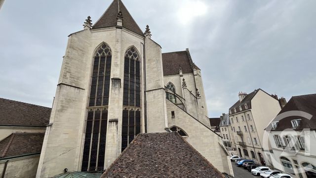 Appartement F5 &agrave; louer - 5 pi&egrave;ces - 78,43 m2 - Dole - 39 - FRANCHE-COMTE