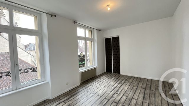 Appartement F5 &agrave; louer - 5 pi&egrave;ces - 78,43 m2 - Dole - 39 - FRANCHE-COMTE