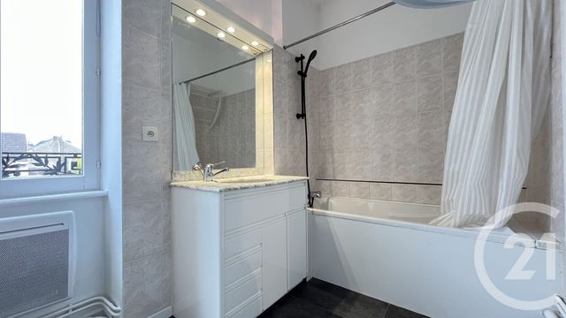 Appartement F5 &agrave; louer - 5 pi&egrave;ces - 78,43 m2 - Dole - 39 - FRANCHE-COMTE