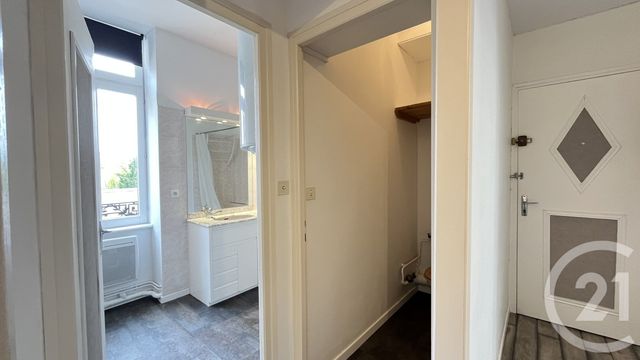Appartement F5 &agrave; louer - 5 pi&egrave;ces - 78,43 m2 - Dole - 39 - FRANCHE-COMTE