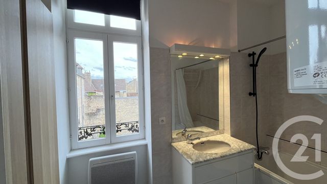 Appartement F5 &agrave; louer - 5 pi&egrave;ces - 78,43 m2 - Dole - 39 - FRANCHE-COMTE