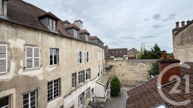 Appartement F5 &agrave; louer - 5 pi&egrave;ces - 78,43 m2 - Dole - 39 - FRANCHE-COMTE