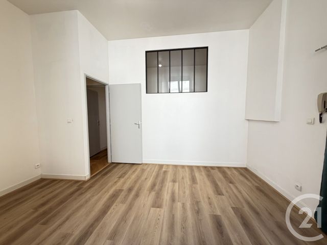 Appartement &agrave; louer - 3 pi&egrave;ces - 86,17 m2 - Dole - 39 - FRANCHE-COMTE