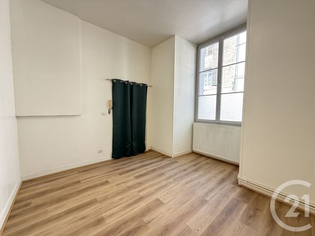 Appartement &agrave; louer - 3 pi&egrave;ces - 86,17 m2 - Dole - 39 - FRANCHE-COMTE