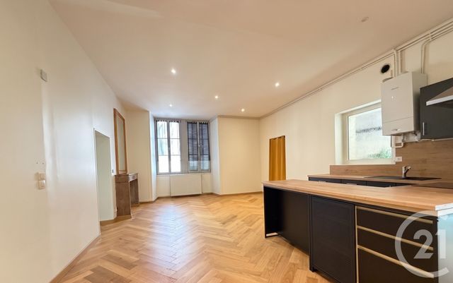 Appartement &agrave; louer - 3 pi&egrave;ces - 86,17 m2 - Dole - 39 - FRANCHE-COMTE