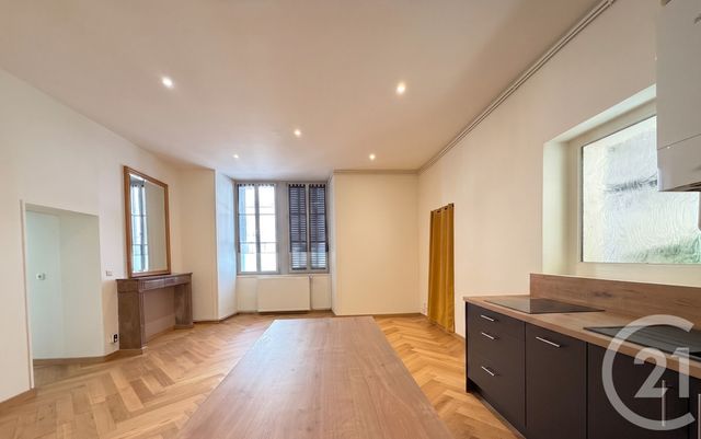 Appartement &agrave; louer - 3 pi&egrave;ces - 86,17 m2 - Dole - 39 - FRANCHE-COMTE