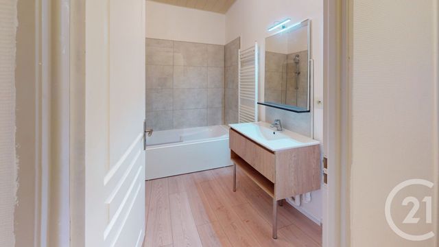 Appartement &agrave; louer - 2 pi&egrave;ces - 35,45 m2 - Dole - 39 - FRANCHE-COMTE