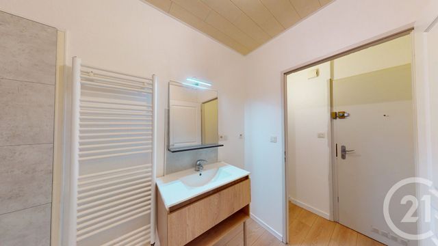 Appartement &agrave; louer - 2 pi&egrave;ces - 35,45 m2 - Dole - 39 - FRANCHE-COMTE