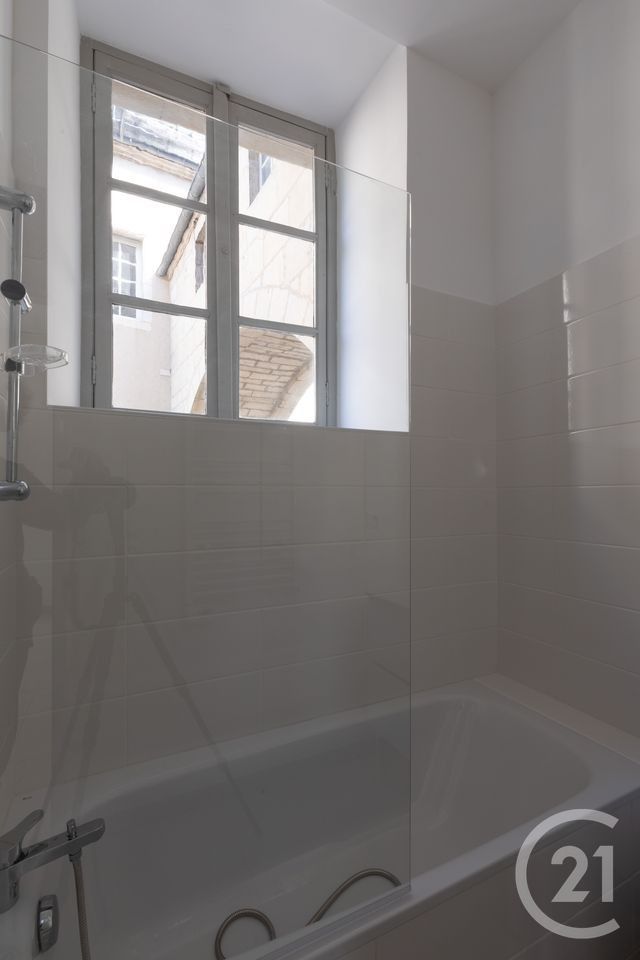 Appartement F2 &agrave; louer - 2 pi&egrave;ces - 44,23 m2 - Dole - 39 - FRANCHE-COMTE