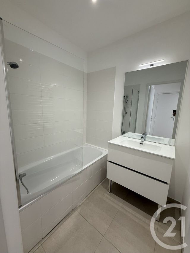 Appartement &agrave; louer - 2 pi&egrave;ces - 60,27 m2 - Dole - 39 - FRANCHE-COMTE