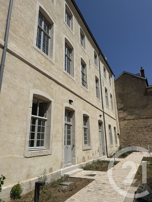 Appartement &agrave; louer - 2 pi&egrave;ces - 60,27 m2 - Dole - 39 - FRANCHE-COMTE