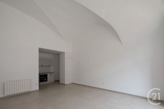 Appartement F2 &agrave; louer - 2 pi&egrave;ces - 61,43 m2 - Dole - 39 - FRANCHE-COMTE