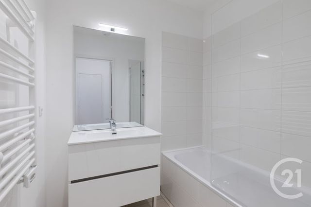 Appartement F2 &agrave; louer - 2 pi&egrave;ces - 61,43 m2 - Dole - 39 - FRANCHE-COMTE