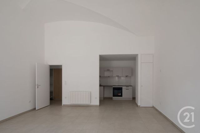 Appartement F2 &agrave; louer - 2 pi&egrave;ces - 61,43 m2 - Dole - 39 - FRANCHE-COMTE