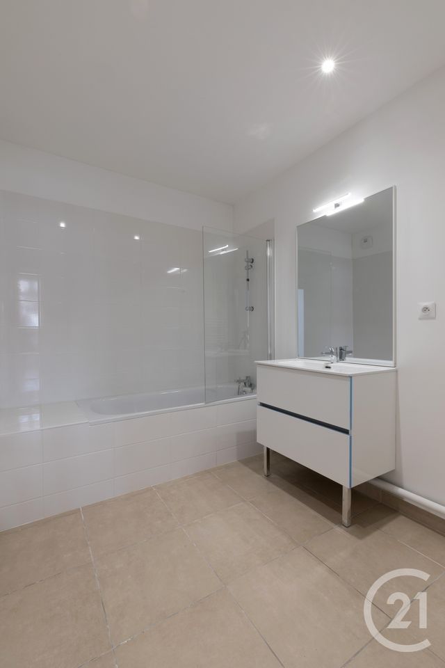 Appartement F3 &agrave; louer - 3 pi&egrave;ces - 63,74 m2 - Dole - 39 - FRANCHE-COMTE