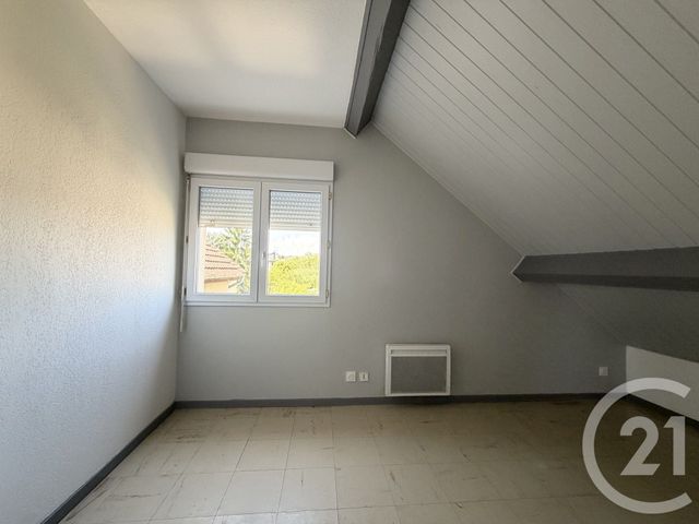 Appartement &agrave; louer - 3 pi&egrave;ces - 44 m2 - Dole - 39 - FRANCHE-COMTE