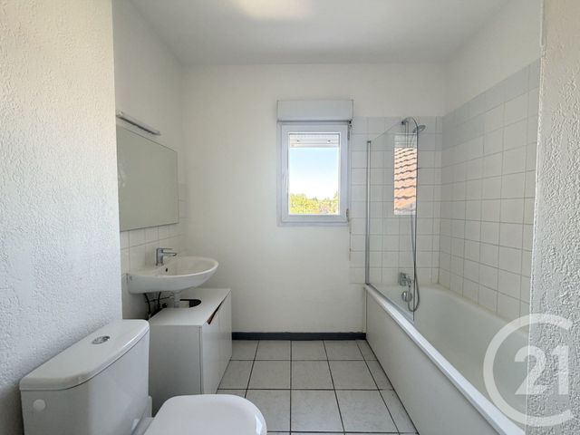 Appartement &agrave; louer - 3 pi&egrave;ces - 44 m2 - Dole - 39 - FRANCHE-COMTE